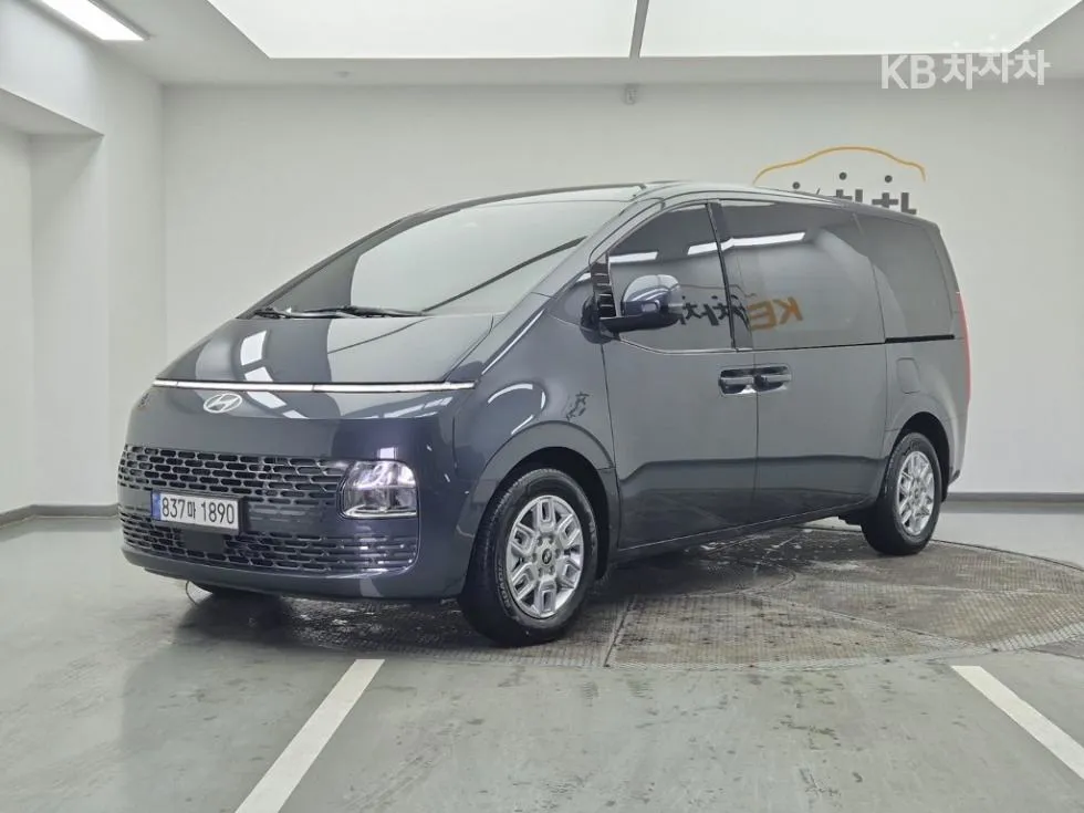 Hyundai 스타리아 하이브리드 1.6 터보 가솔린 카고 3인승 모던 - фото 1