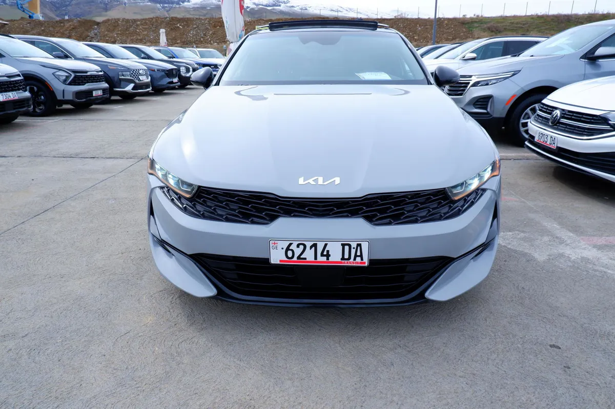 Kia K5 - фото 1