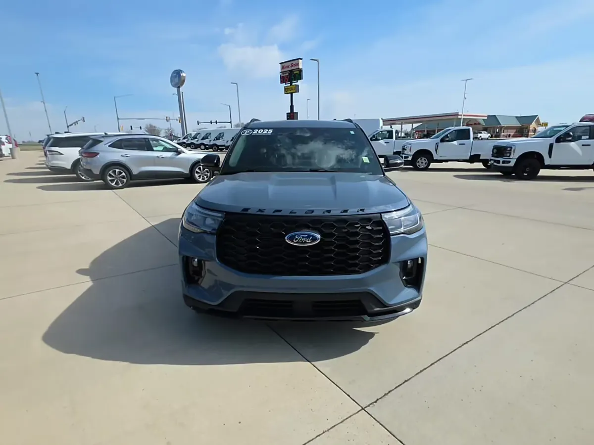 Ford Explorer ST-Line - фото 1