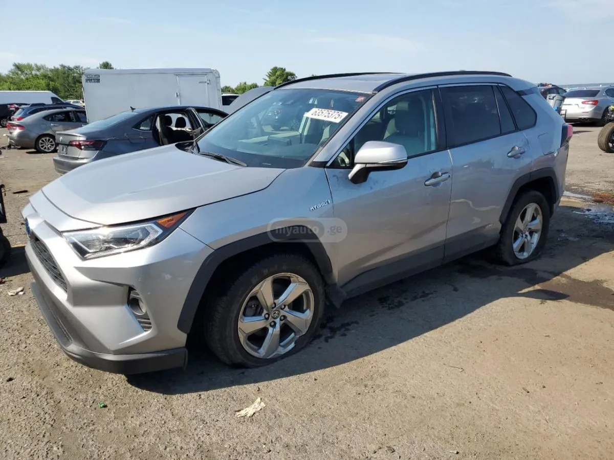 Toyota RAV 4 - фото 1