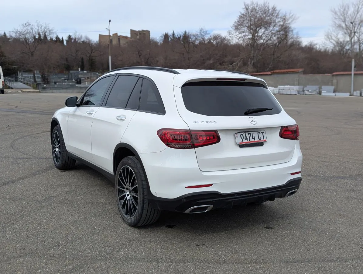 Mercedes-Benz GLC 300 - фото 1