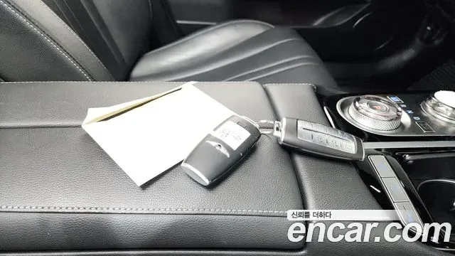 Genesis G80 - фото 1