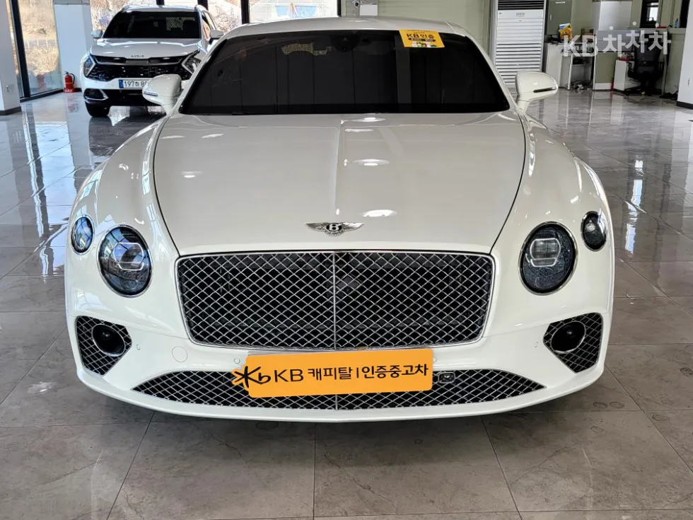 Bentley 컨티넨탈 GT 3세대 4.0 GT - фото 1