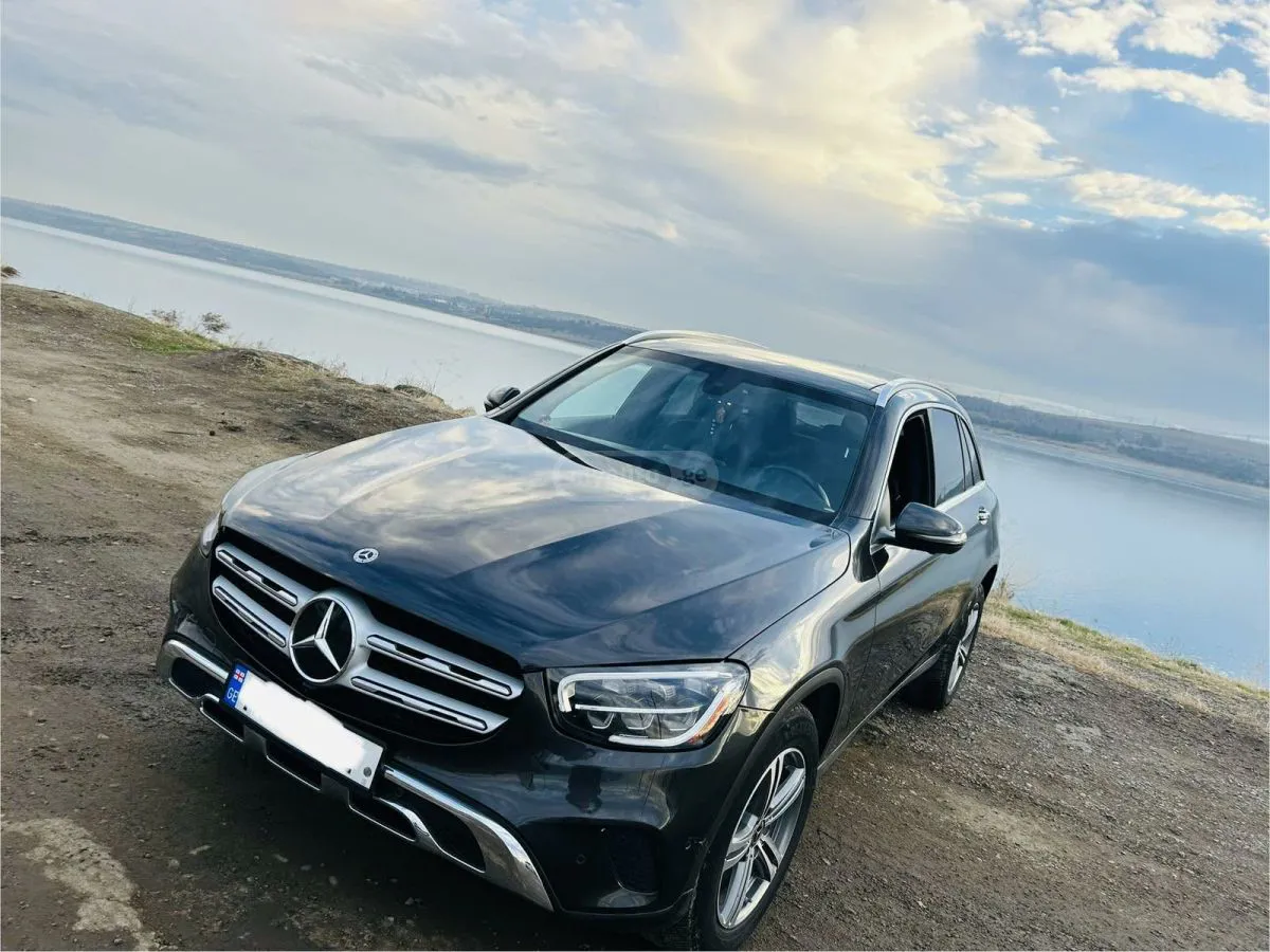 Mercedes-Benz GLC 300 - фото 1