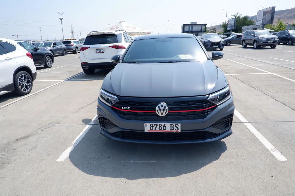 Volkswagen Jetta - фото 1