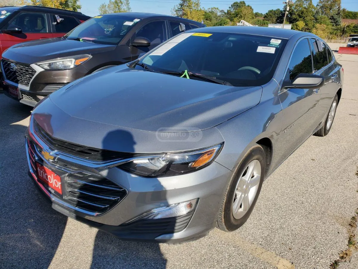Chevrolet Malibu - фото 1