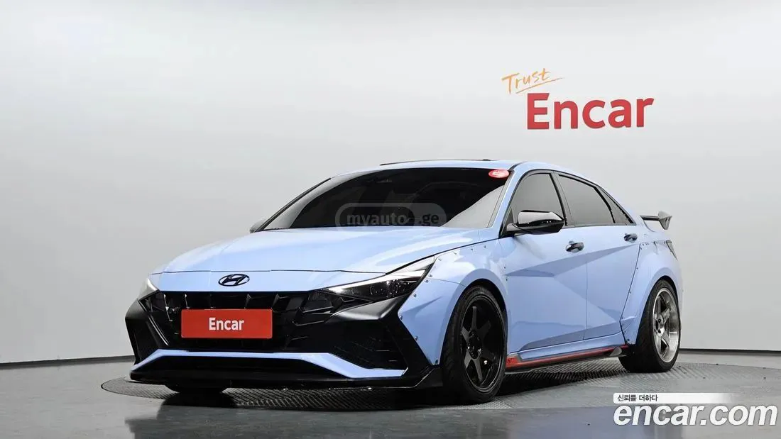 Hyundai Elantra - фото 1