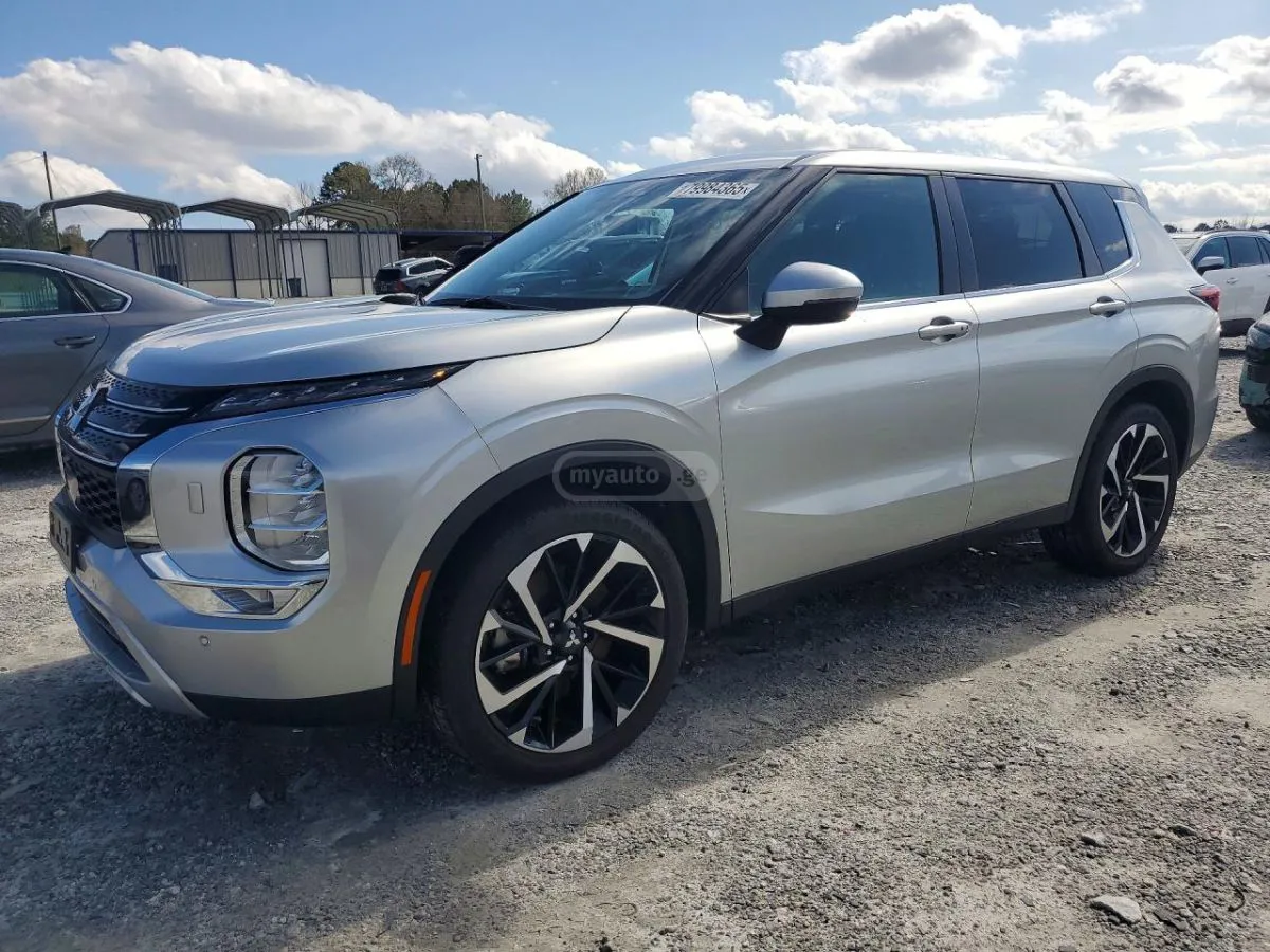 Mitsubishi Outlander - фото 1