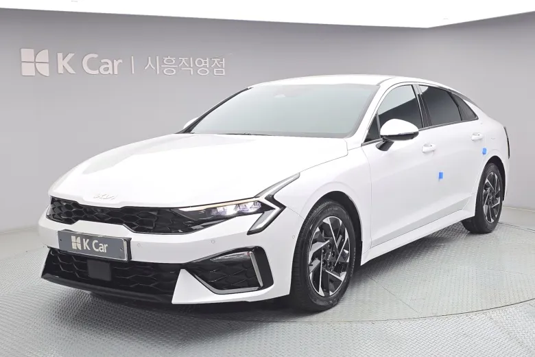 Kia K5 - фото 1