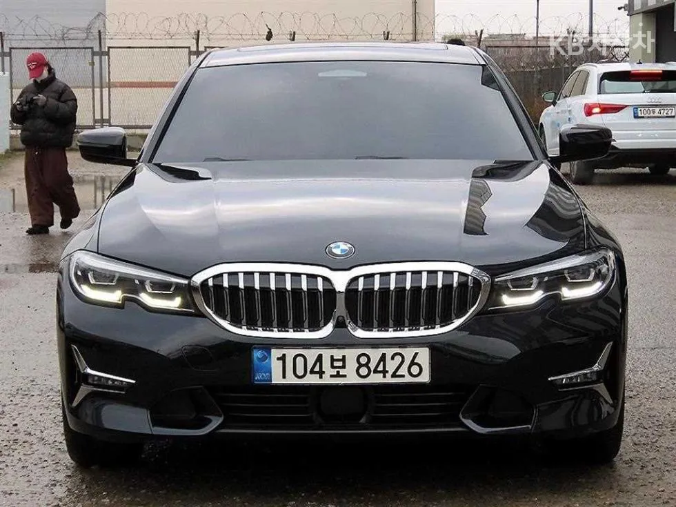 BMW 3시리즈 (G20) 320i Luxury - фото 1