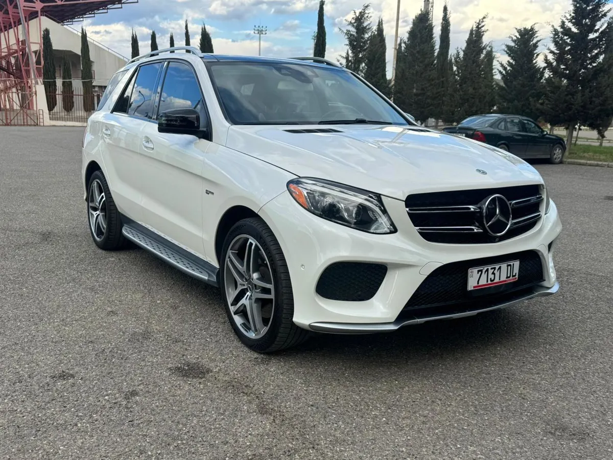 Mercedes-Benz GLE 43 AMG - фото 1