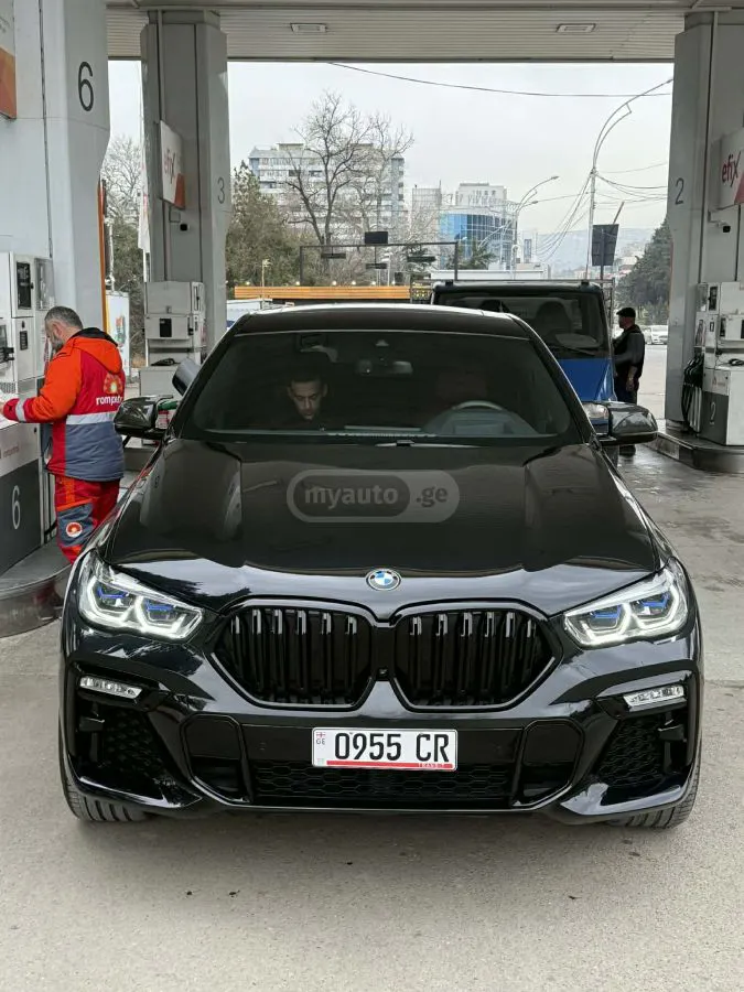 BMW X6 - фото 1