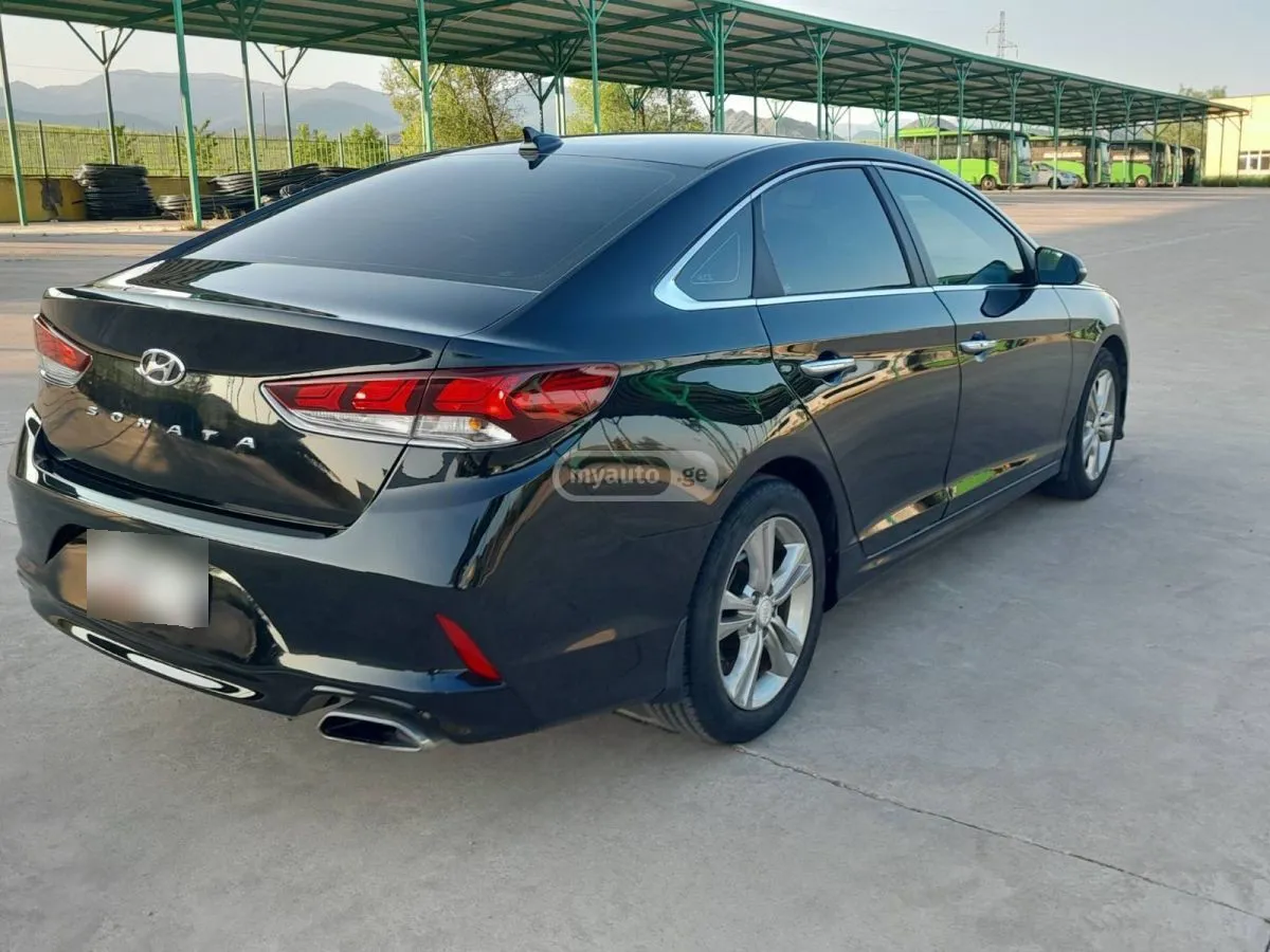 Hyundai Sonata - фото 1