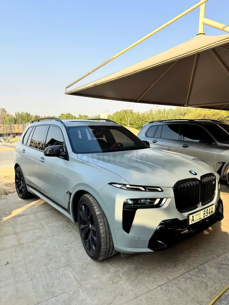 BMW X7 - фото 1