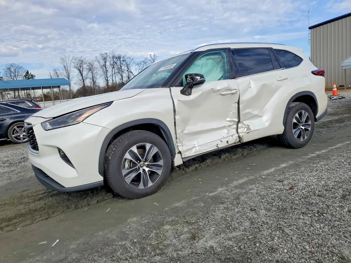 TOYOTA HIGHLANDER XLE - фото 1