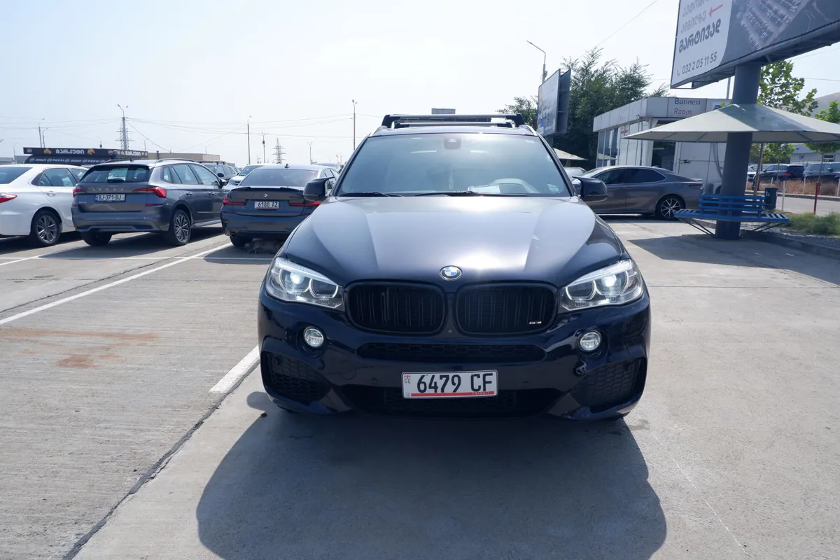BMW X5 - фото 1