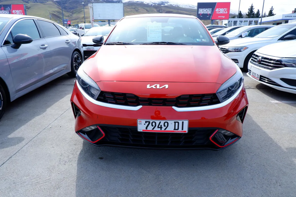 Kia Forte - фото 1