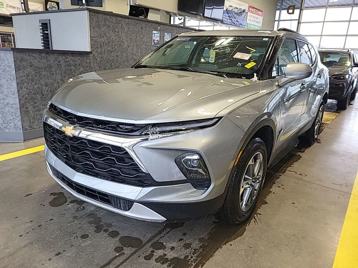 Chevrolet Blazer - фото 1