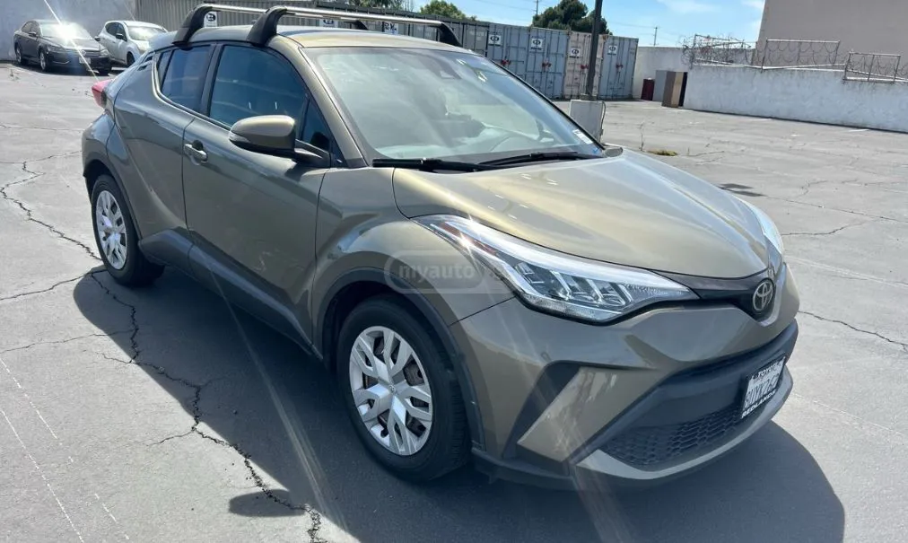 Toyota CHR - фото 1