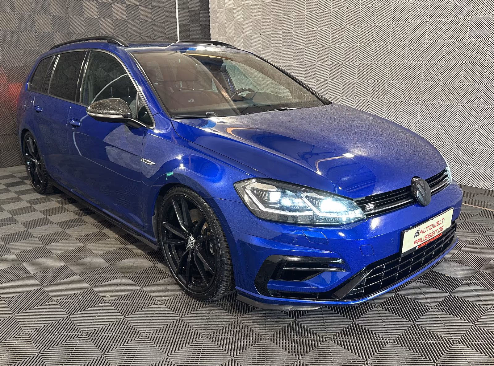 Volkswagen Golf - фото 1