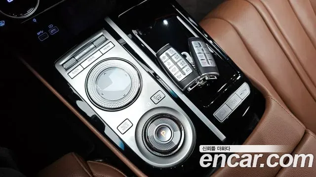 Genesis G80 - фото 1