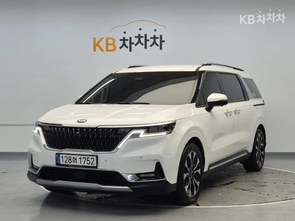 Kia 카니발 4세대 D2.2 9인승 시그니처 - фото 1