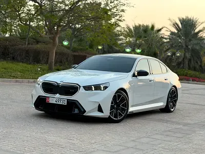 BMW M5 - фото 1