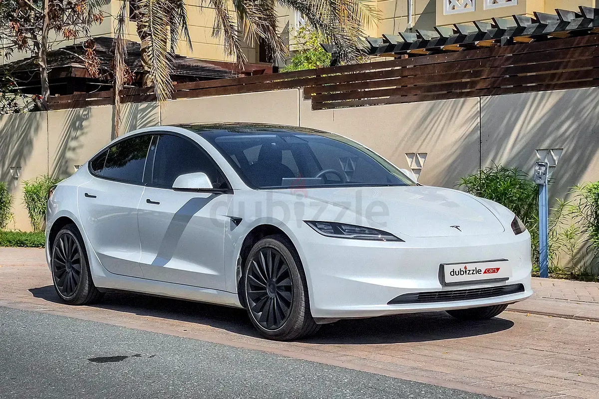 Tesla Model 3 - фото 1