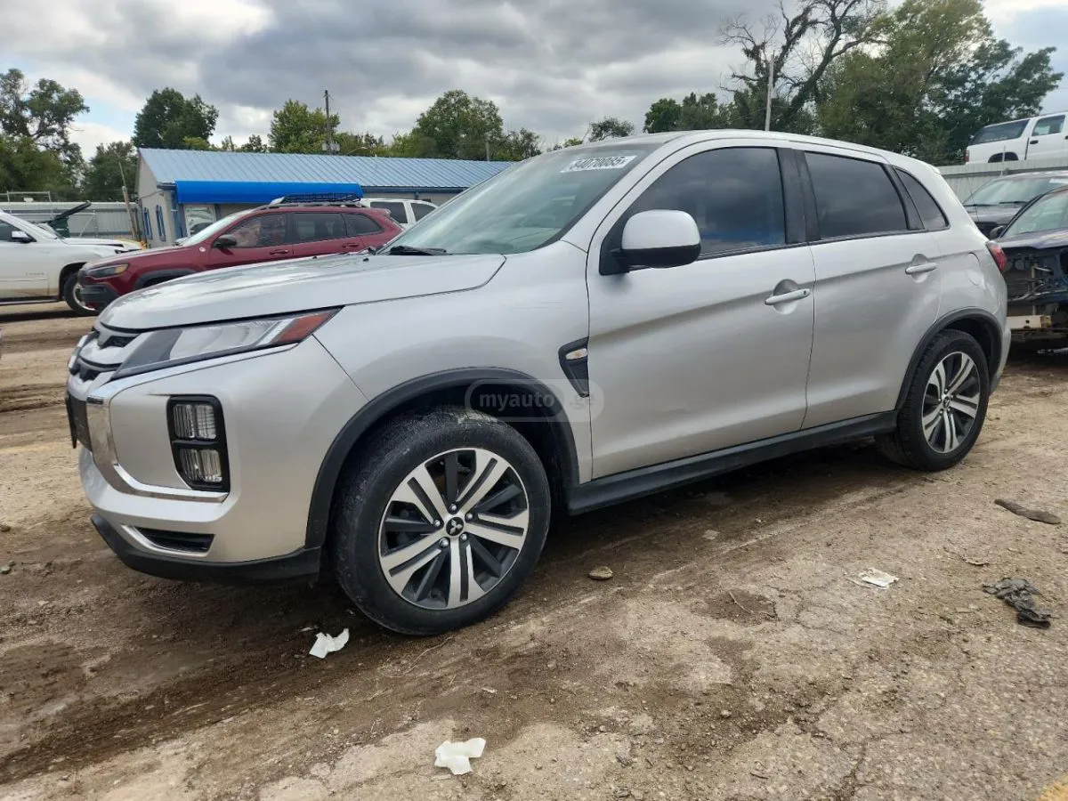 Mitsubishi Outlander - фото 1