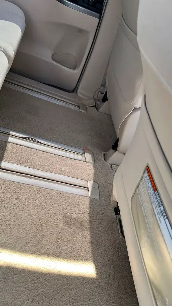 Toyota Previa - фото 1