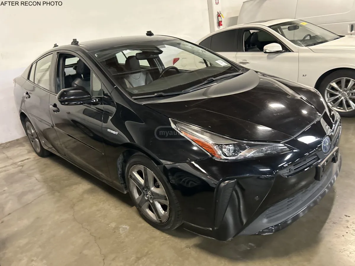 Toyota Prius - фото 1