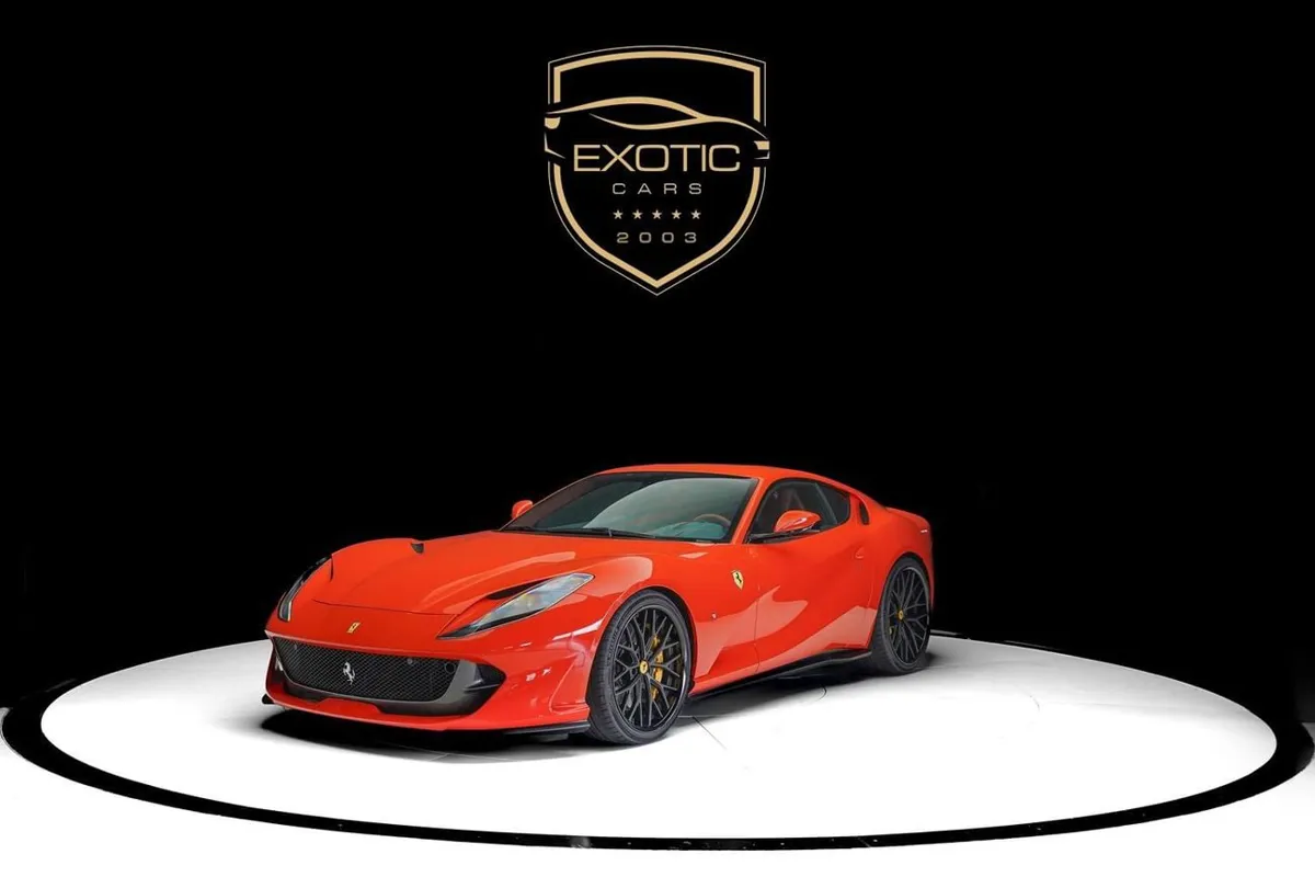 Ferrari 812 Superfast - фото 1