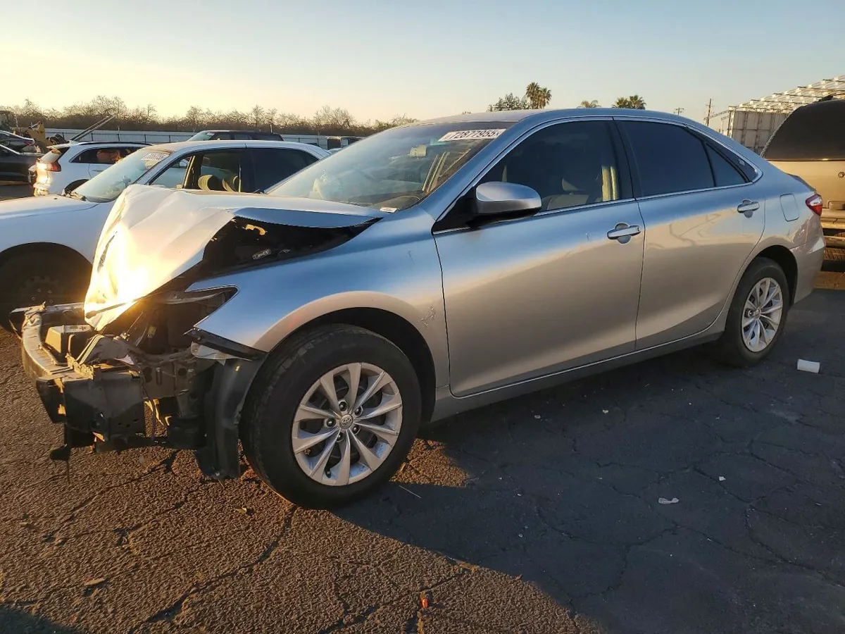 TOYOTA CAMRY - фото 1