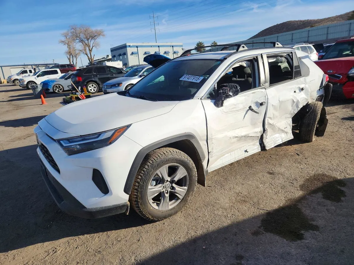 TOYOTA RAV4 - фото 1
