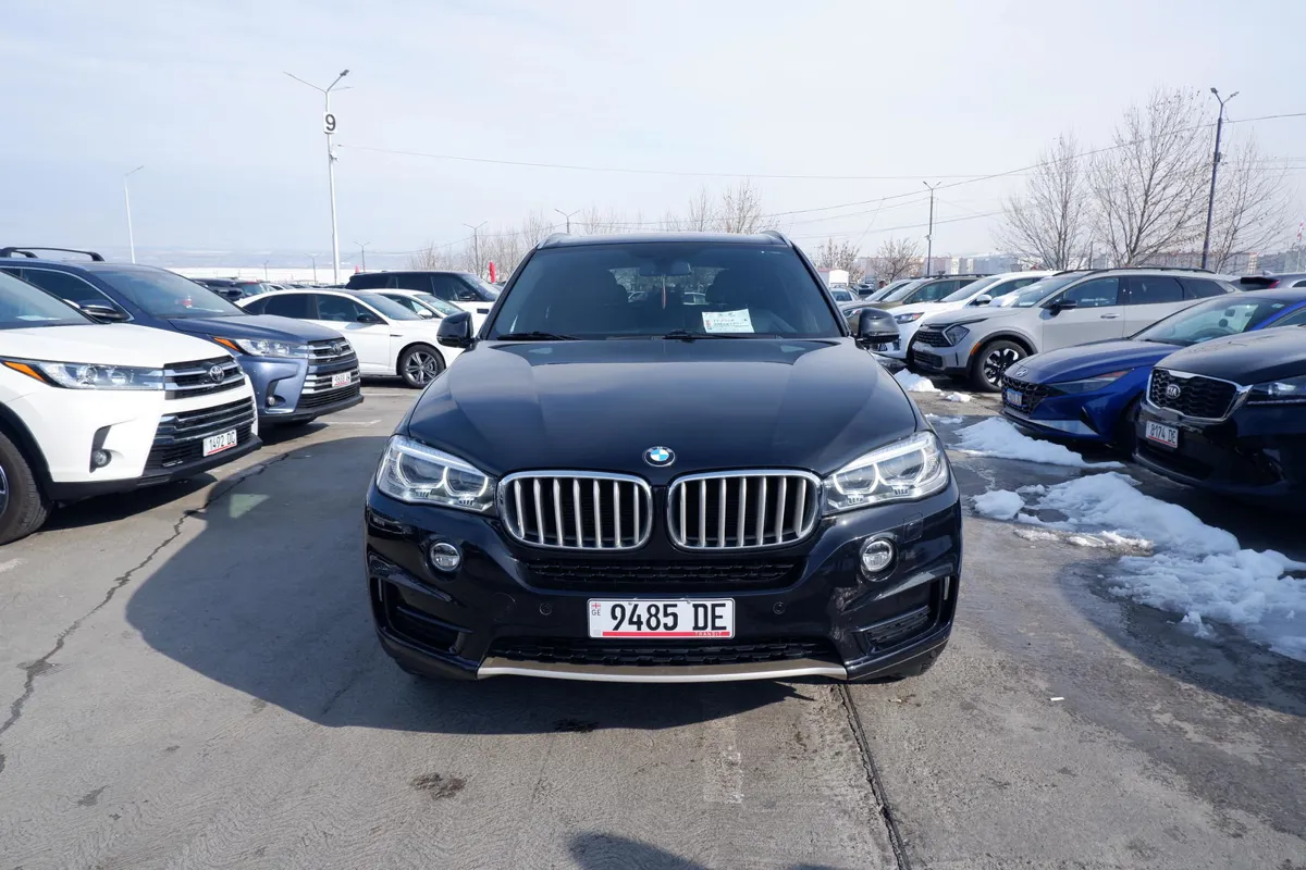 BMW X5 - фото 1