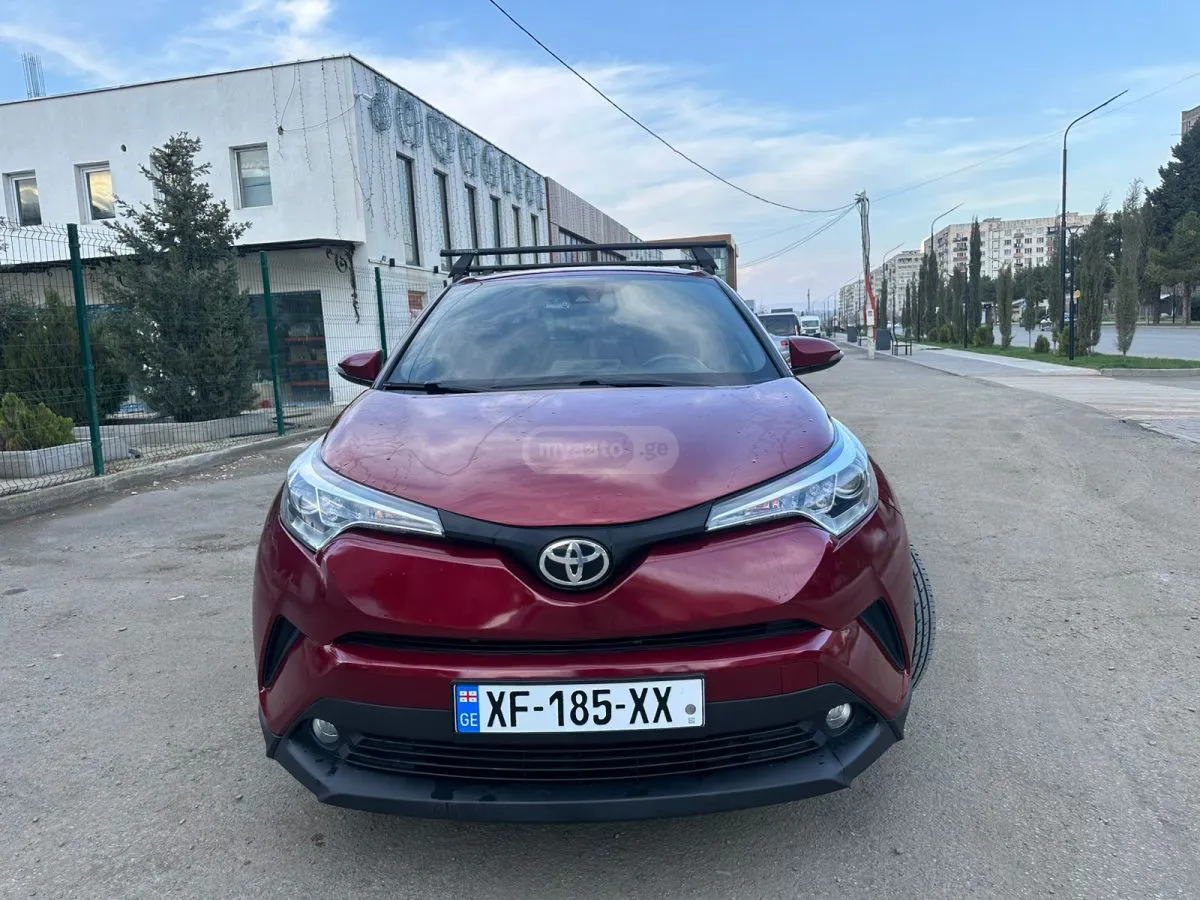Toyota CHR - фото 1