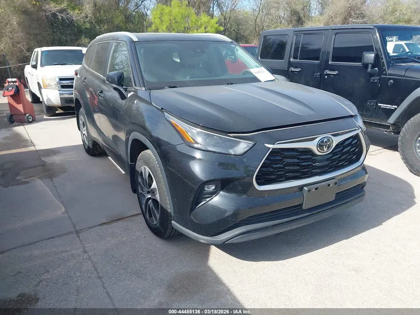 TOYOTA HIGHLANDER XLE - фото 1