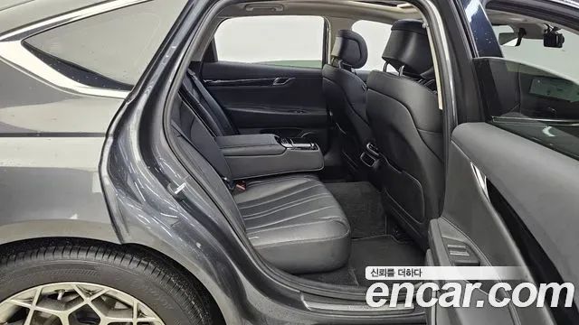 Genesis G80 - фото 1