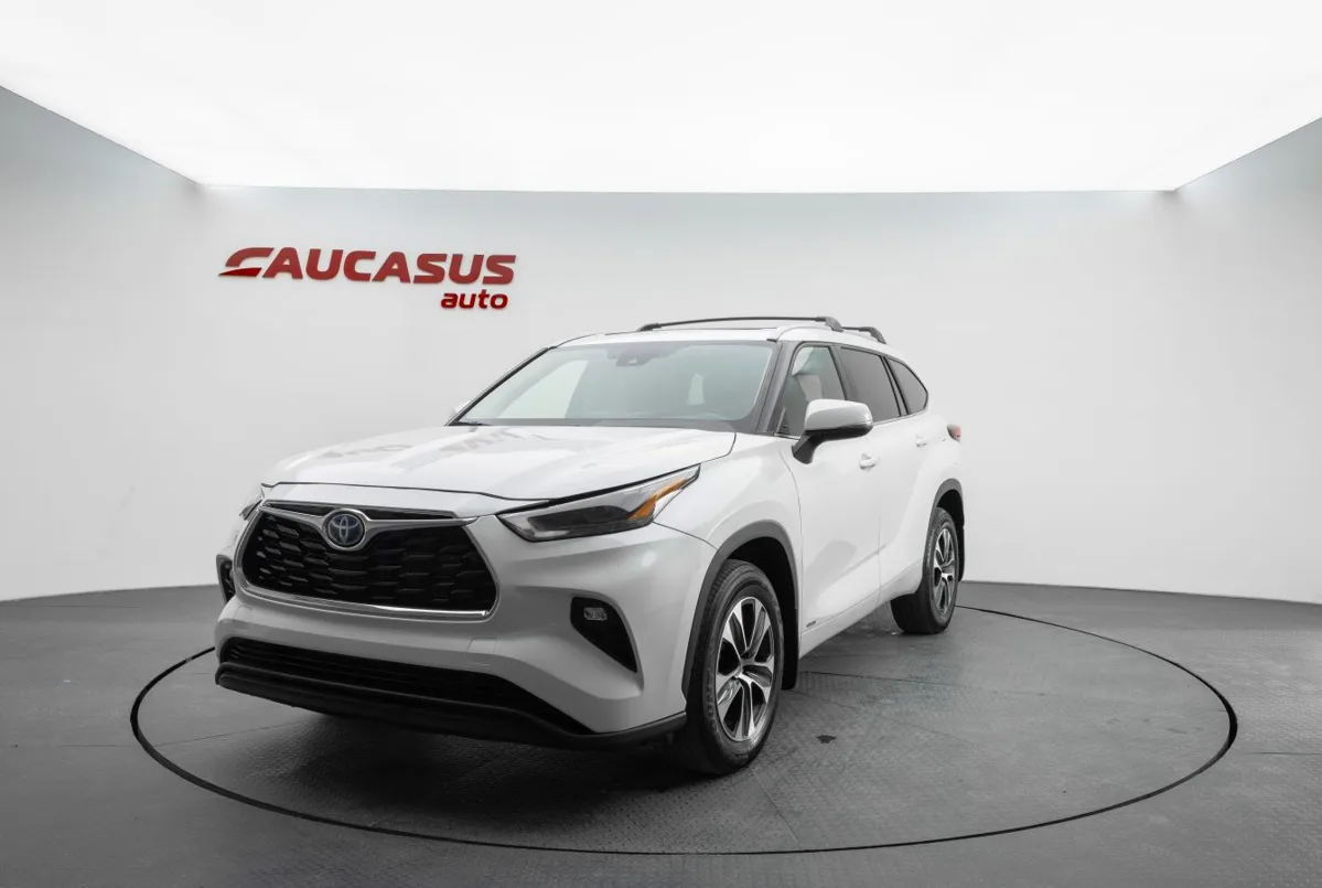 Toyota Highlander - фото 1