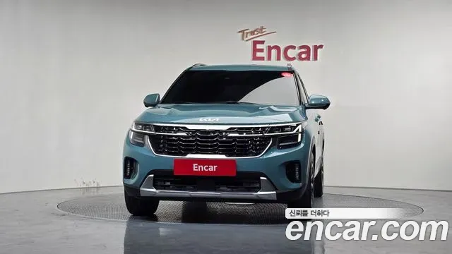 Kia Seltos - фото 1