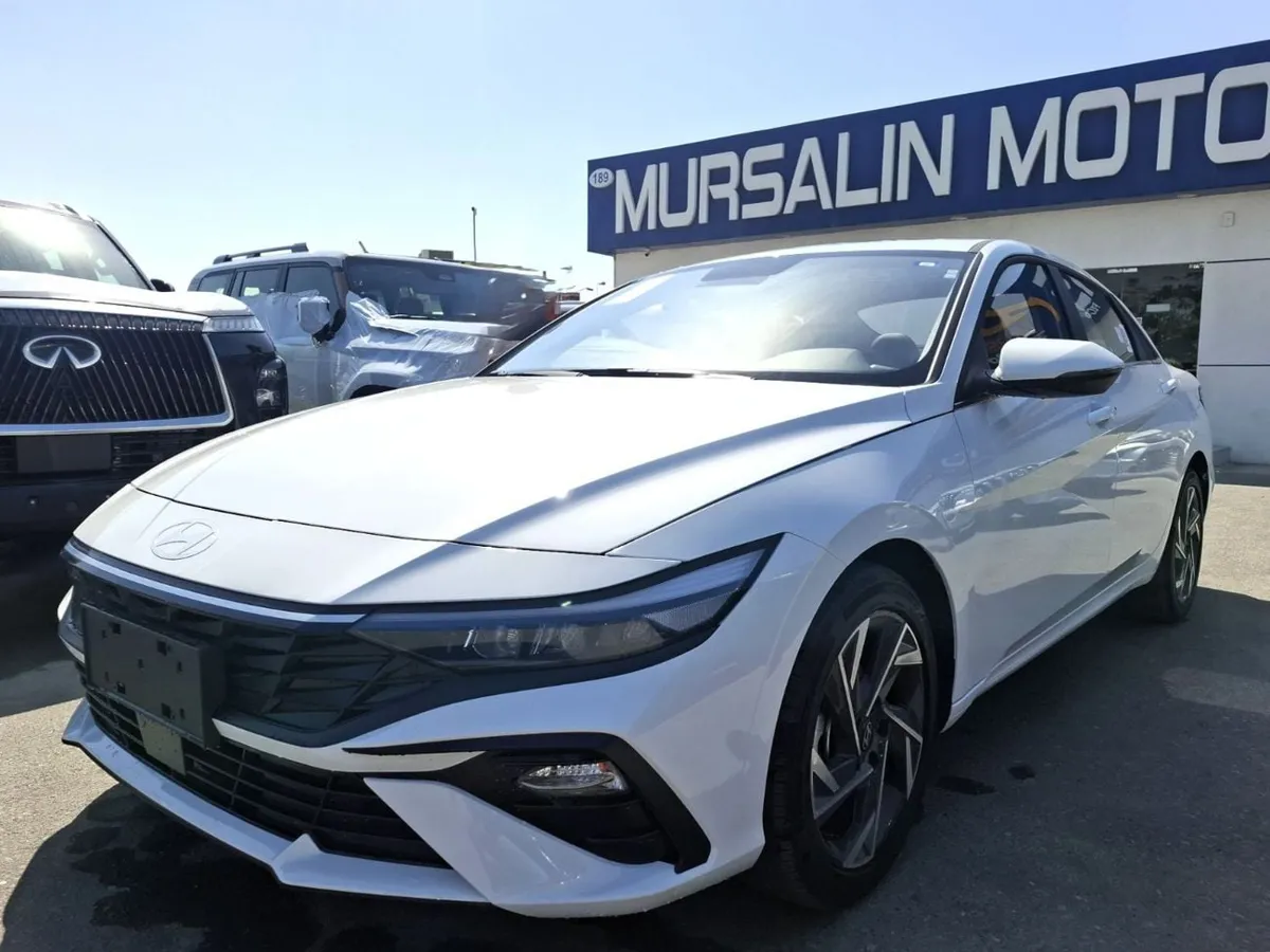 Hyundai Elantra - фото 1