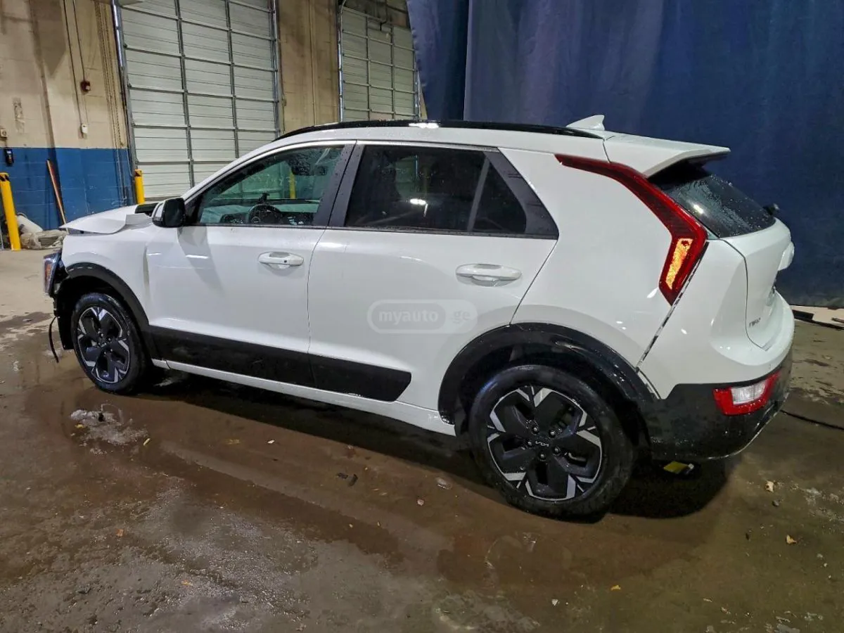 Kia Niro - фото 1