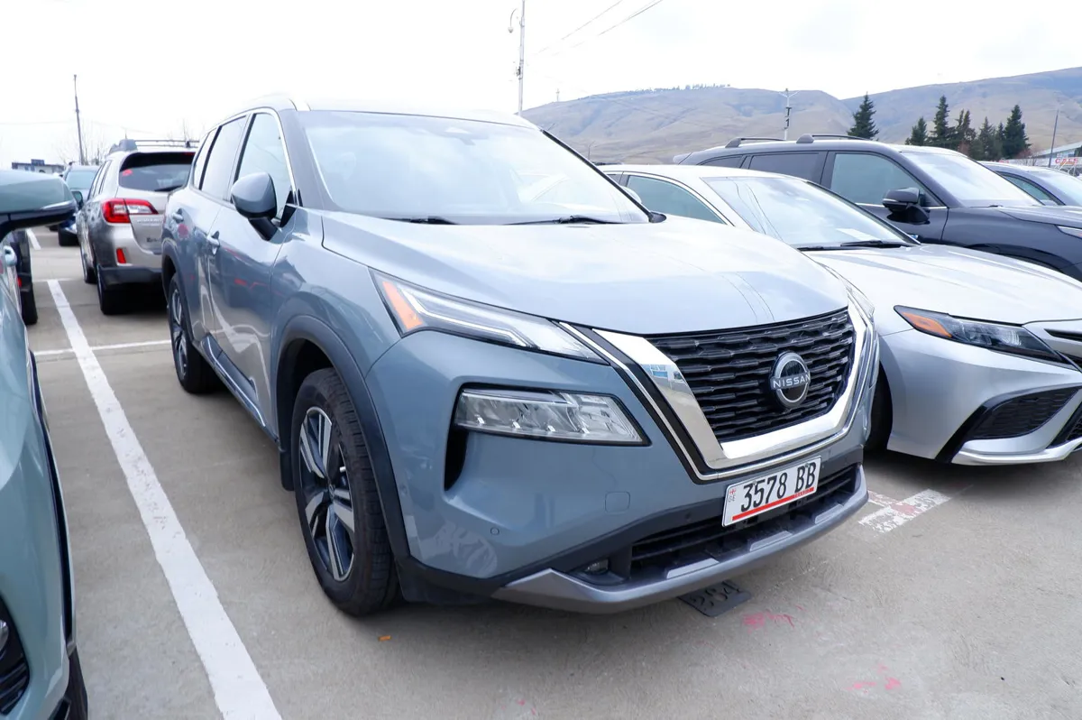 Nissan Rogue - фото 1