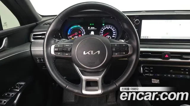 Kia K5 - фото 1