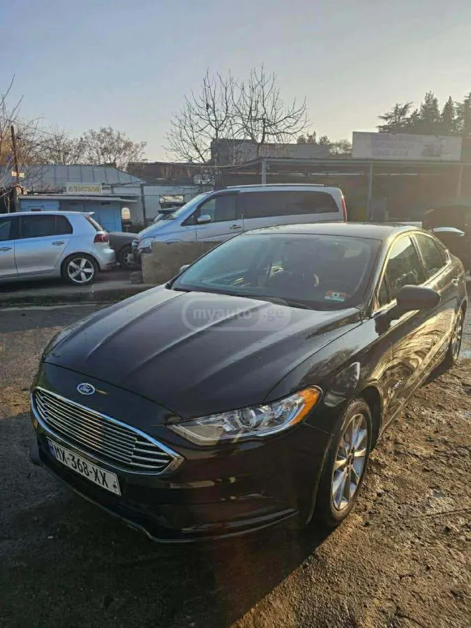 Ford Fusion - фото 1