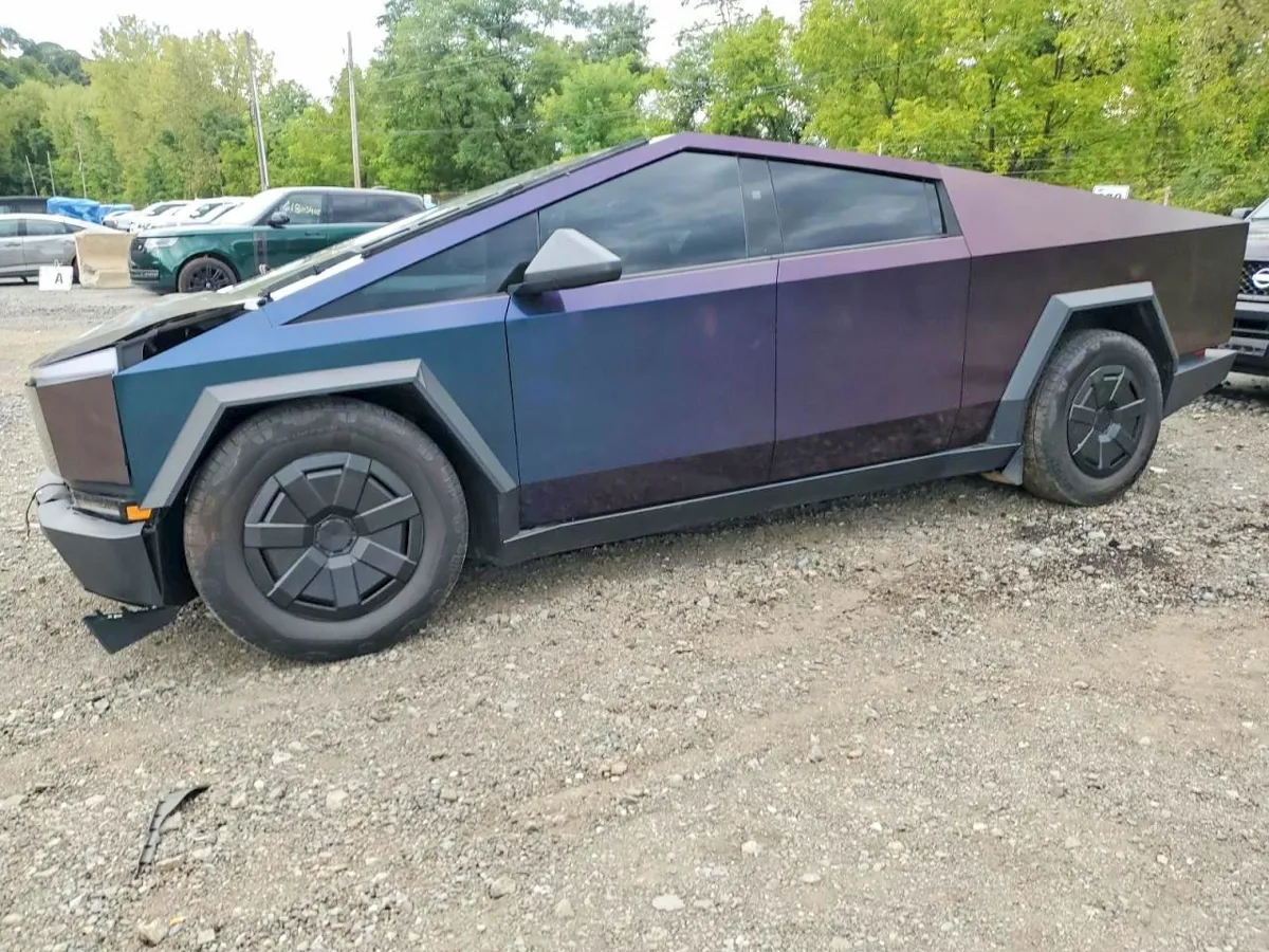 TESLA CYBERTRUCK - фото 1
