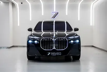 BMW 7-Series - фото 1