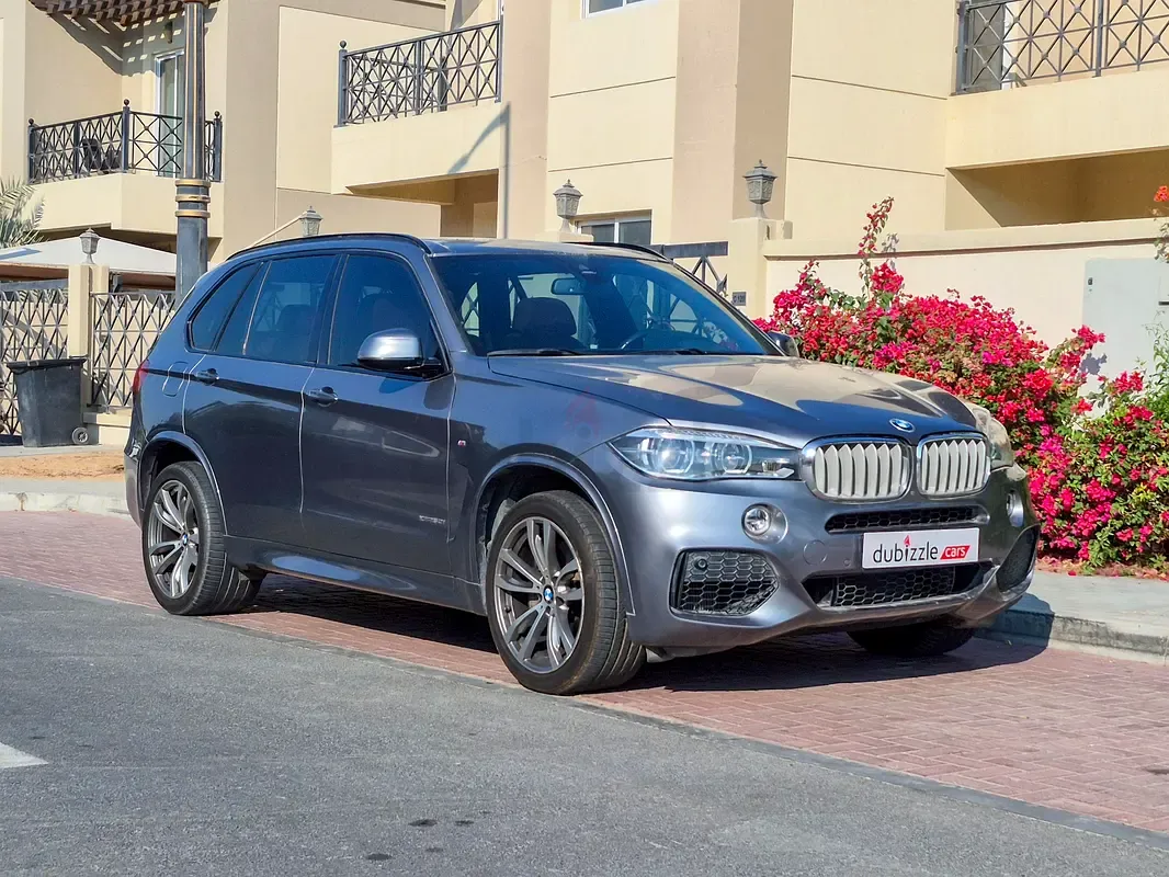 BMW X5 - фото 1
