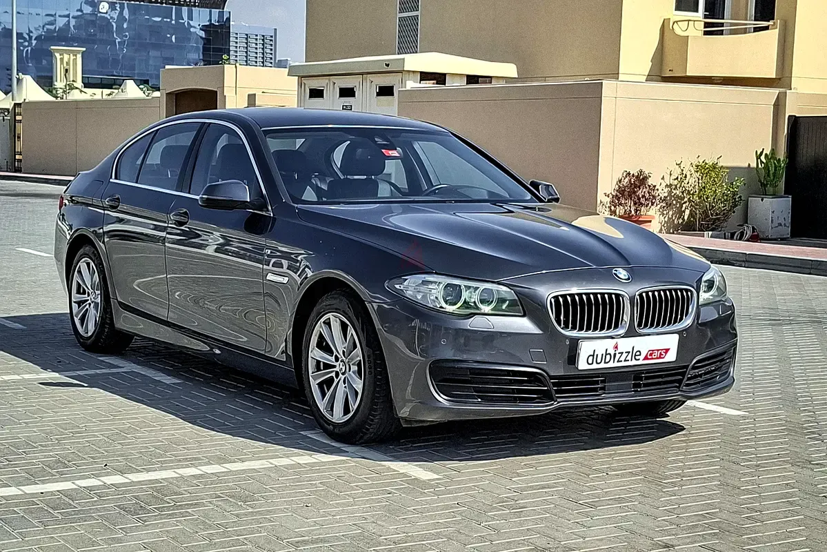BMW 5-Series - фото 1