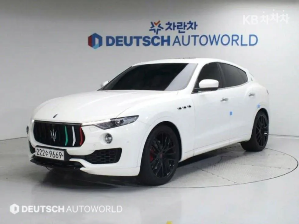 Maserati 르반떼 3.0 AWD 스포츠 - фото 1